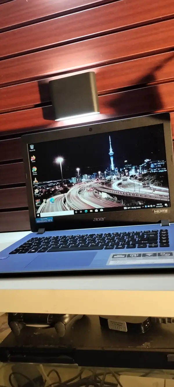 Acer Aspire A114 32 Intel (2.1GHz) Ultra Slim 64GB SSD 4GB Ram 2GB Total Graphics 1920 by 1080 resolution 8hrs backup